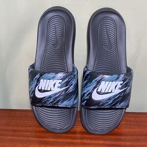 Nike Victori One Mens Logo Slide Sandals Black and Grey CN9768-009 Sz 10